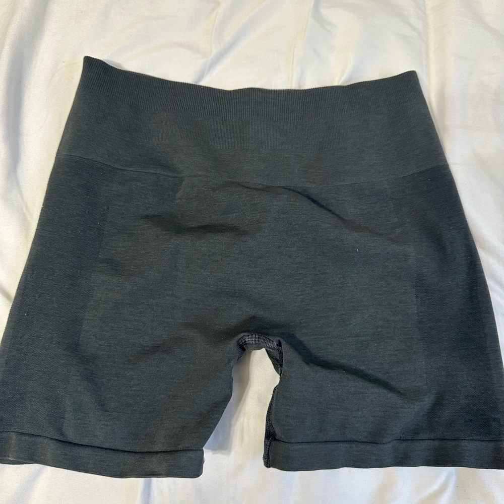 Alphalete amplify shorts
